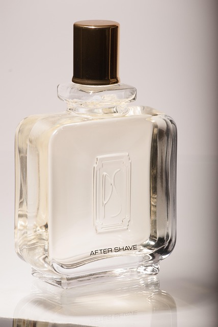 perfume, smells, con, fragrance, scent, perfume bottle, elegance, spray, fragrant, glass, container, cologne, perfume, perfume, perfume, perfume, perfume, perfume bottle, perfume bottle, perfume bottle
